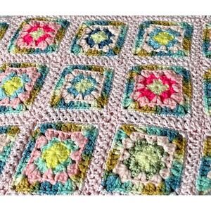 Handmade Crochet Baby Afghan Blanket‎ Multicolor Granny Square 48 x 32 vintage